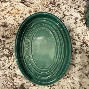 Le Creuset large spoon rest in green/light green